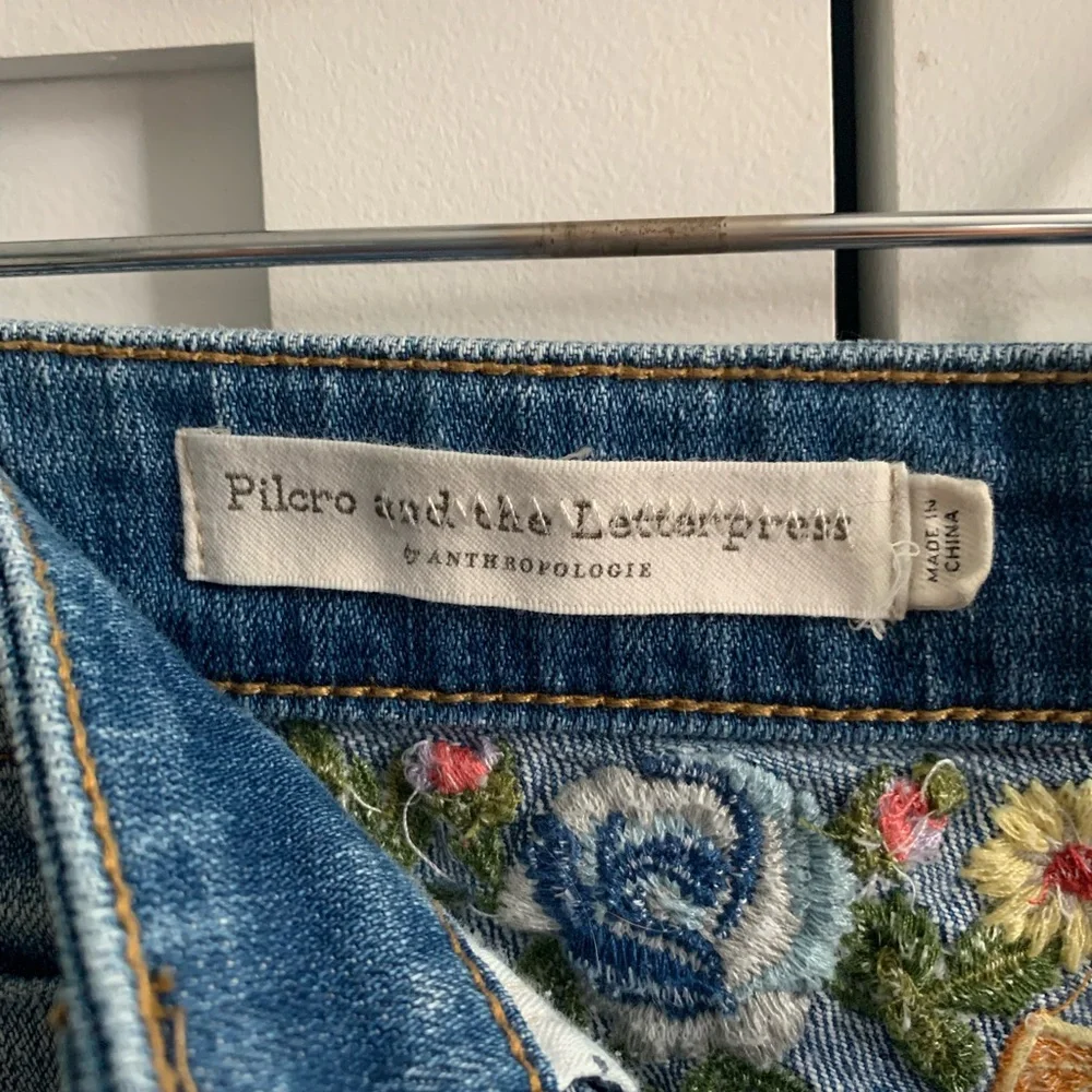 Pilcro and the Letterpress by Anthropologie Slim Boyfriend denim shorts, Size 25 - Picture 8 of 9